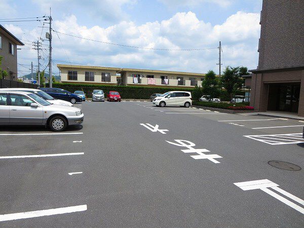 ロイヤルガーデン岡山運動公園第2