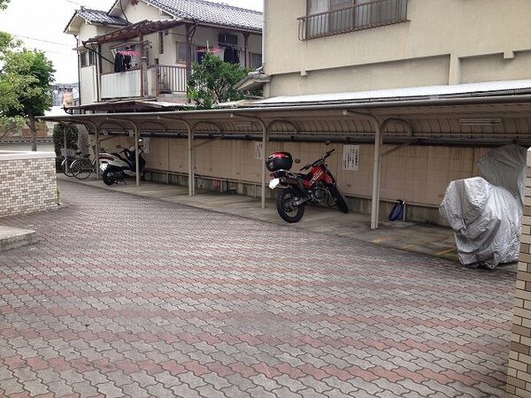 【ハイタウン神宮山壱番館】駐輪場