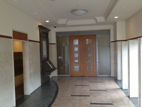 【フローレンス緑井グランドアーク】エントランス