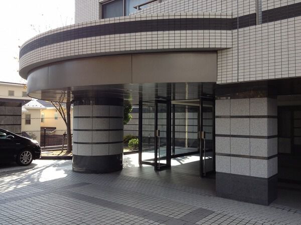 【ディアメゾン八木ミナスヒルズ】アプローチ