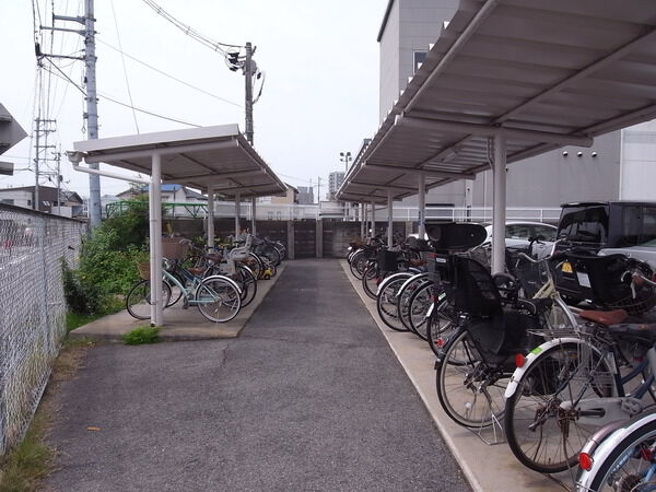 【祇園長束パークマンション】駐輪場 【祇園長束パークマンション】駐輪場