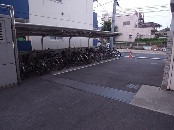 【パルコープ長束】駐輪場
