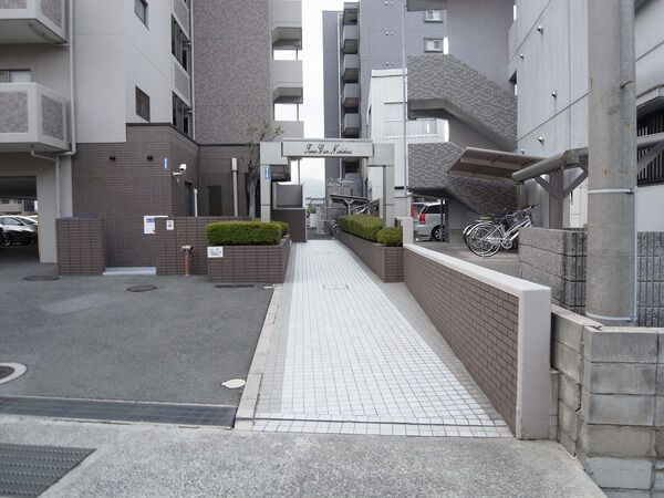 【チュリス祗園西原】歩行専用通路 【チュリス祗園西原】歩行専用通路