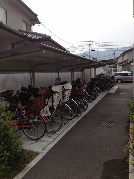 【スターアーク中筋駅前輝邸】駐輪場 【スターアーク中筋駅前輝邸】駐輪場