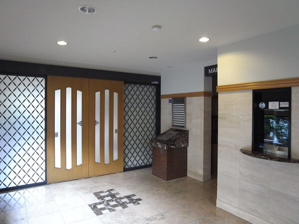 フローレンス三篠