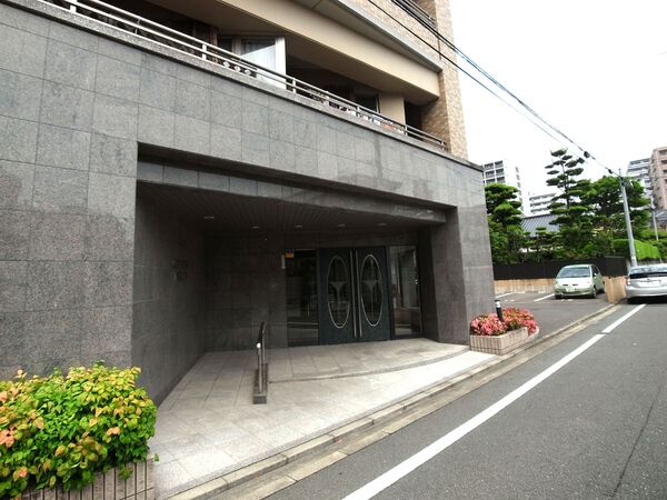 【サングレート西新】エントランス