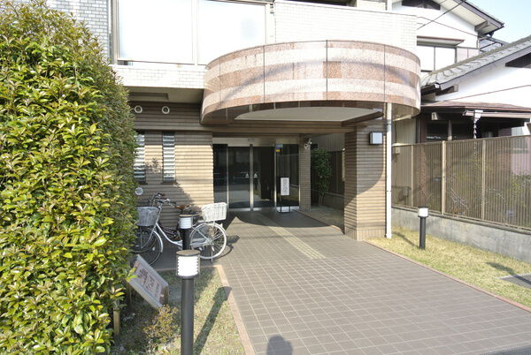 【大宮土呂第2ローヤルコーポ】エントランス