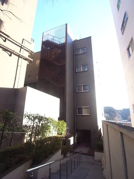 【興栄マンション片平】外観