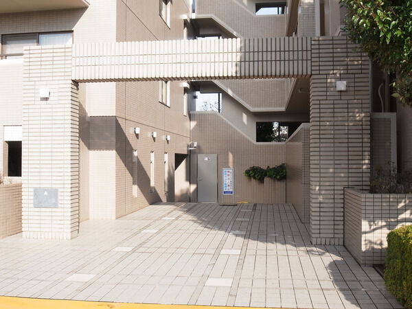 サーパス上尾 3枚目 サーパス上尾