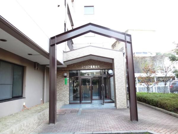 【スペリア塩竈旭町】エントランス前