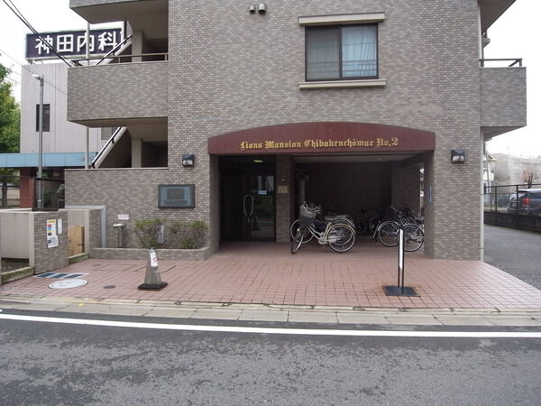 【ライオンズマンション千葉県庁前第２】エントランス