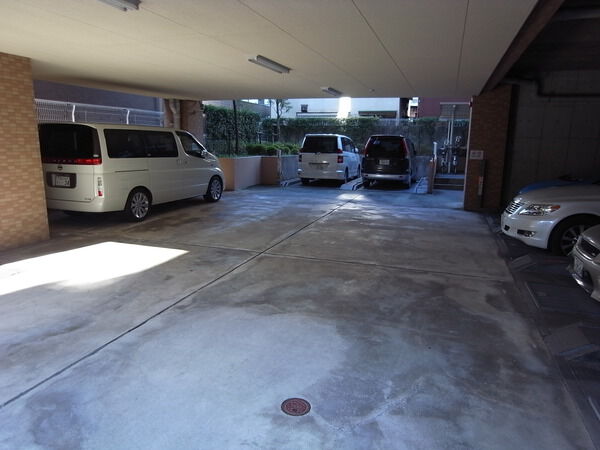 【ラポール南葛西】駐車場