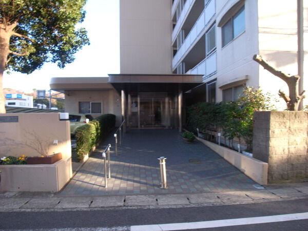 【稲毛サンハイツ】エントランス