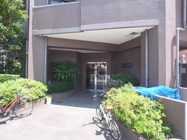 【ソオワ川崎ウエスト】エントラス前