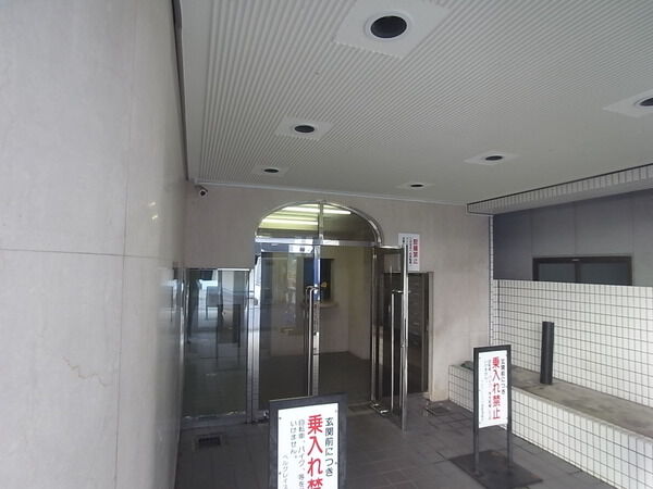 【ハイネスベルグレイス川崎】エントランス