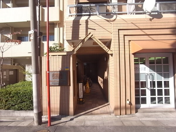 【ライオンズマンション川崎第１１】エントランス