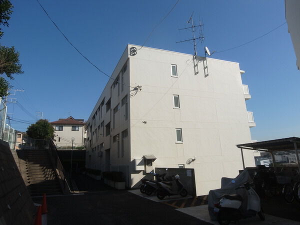 ヒルハイツ鎌倉 2枚目 ヒルハイツ鎌倉