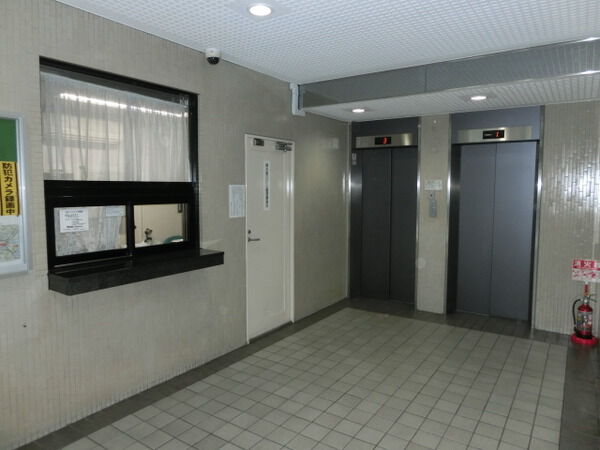 【横浜東口ビル】マンションエントランス