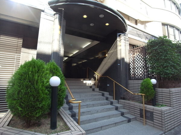 【グランディオーズ甲子園口】エントランス 【グランディオーズ甲子園口】エントランス