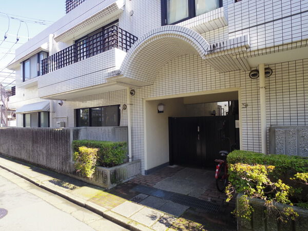 【ストークプラザ諏訪台】エントランス部分 【ストークプラザ諏訪台】エントランス部分