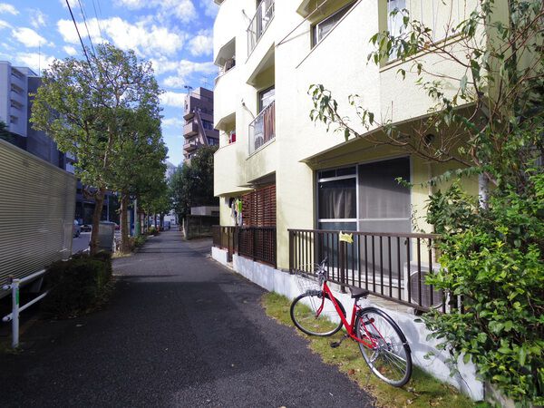 【フレンドハイツ高田馬場】前面道路部分２