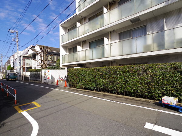 【ユナイテッドグロー高田馬場】前面道路部分