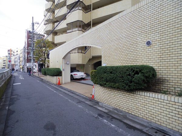 【高田馬場シティハイツ】前面道路部分