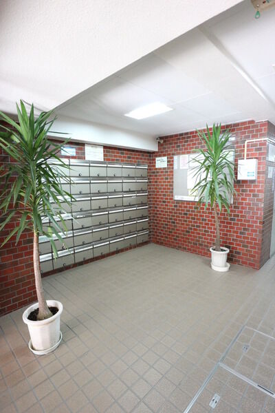 【パラスト島津山】エントランス