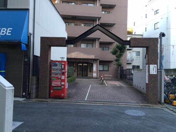 【スカイコート目白】エントランスアプローチ 【スカイコート目白】エントランスアプローチ