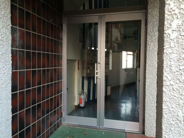 【チカミ目白マンション】建物入口 【チカミ目白マンション】建物入口