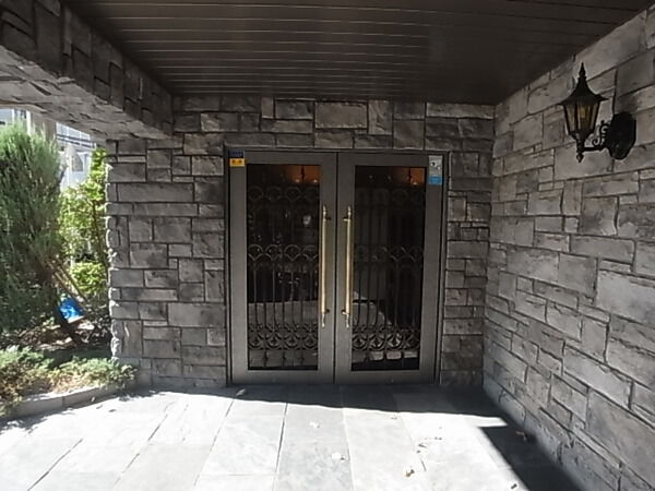 【トーシンフェニックス目白】エントランス