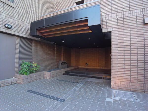 【東急ドエルプレステージ目白】エントランス