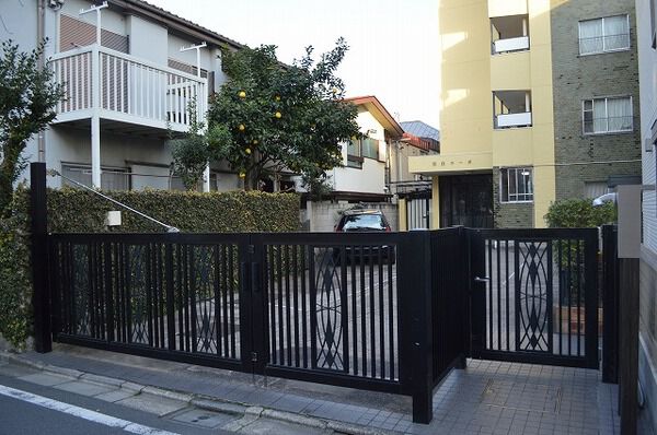 【目白コーポ】エントランス 【目白コーポ】エントランス