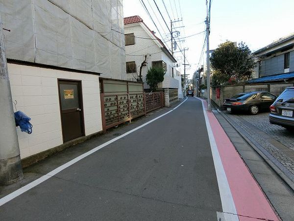 【目白ローヤルコーポ】前面道路