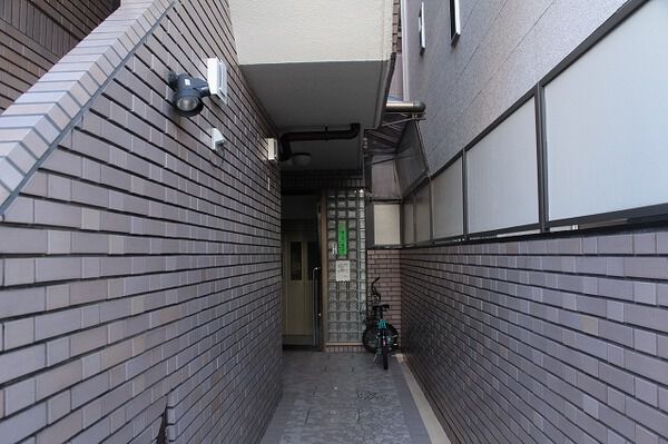 【コリーヌベール大塚】エントランス