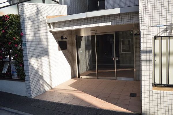 【ニュービラ南大塚】エントランス