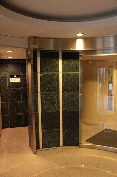 【パレステュディオ大塚】エントランス