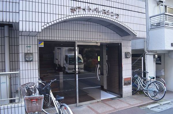 【ホワイトパレスシンワ】エントランス