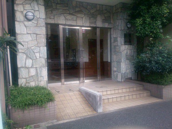 【ロイヤルパレス大塚駅前】エントランス