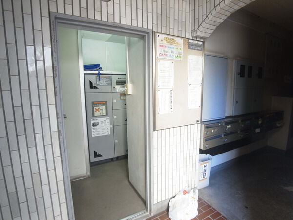 【シャンドール恵比寿】エントランス内 【シャンドール恵比寿】エントランス内