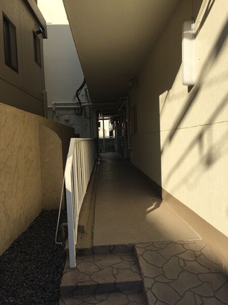 【目黒第3コーポ】共用玄関