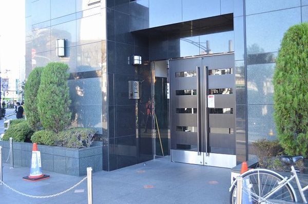 【パレステュディオ池袋駅前】エントランス