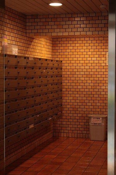 【ライオンズマンション南池袋】エントランス内