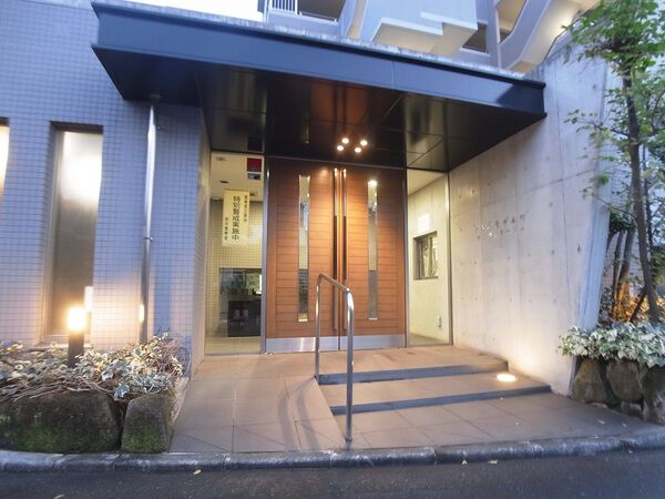 【アルス府中本町サンヴィラージュ】エントランス