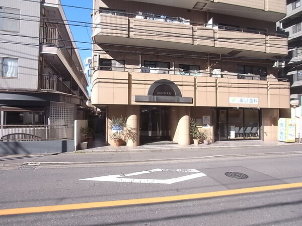 ステイータスタナカ 2枚目 ステイータスタナカ