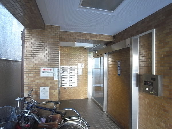 【ライオンズマンション川崎第2】エントランス