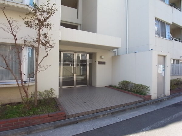 【カクタス矢向マンション】エントランス