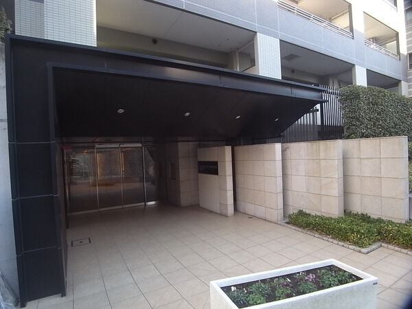 【クオス溝の口レジデンシャルヒルズ】エントランス