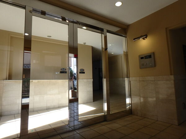 【ウインドステージ西府中】エントランス（内）