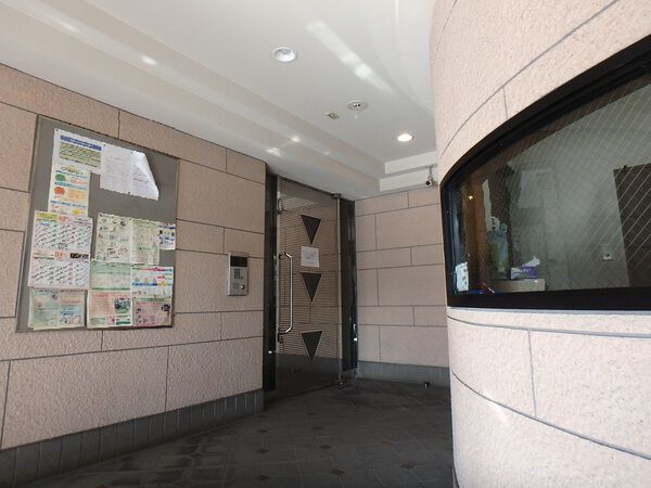 【ラーバン府中】エントランス